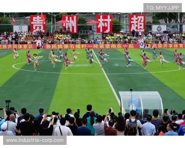 村超发源地榕江少年受邀观战苏超揭示足球梦想与乡村振兴的互动关系